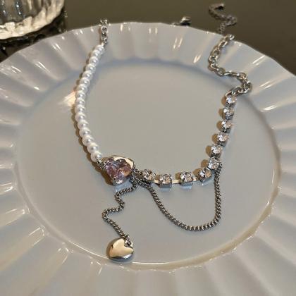 Fashion Pearl Necklace With Rhinestone Decoration..