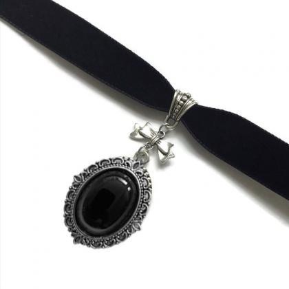 Black Velvet Collar Necklace Gothic Victorian..