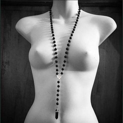 Fashion Black Rosary Rose Necklace, Natural Black..