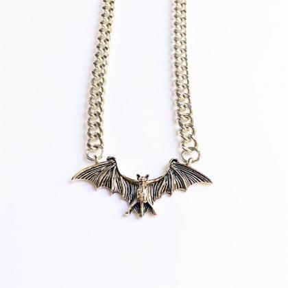 Fashion Retro Punk Gothic Bat Chain Necklace..