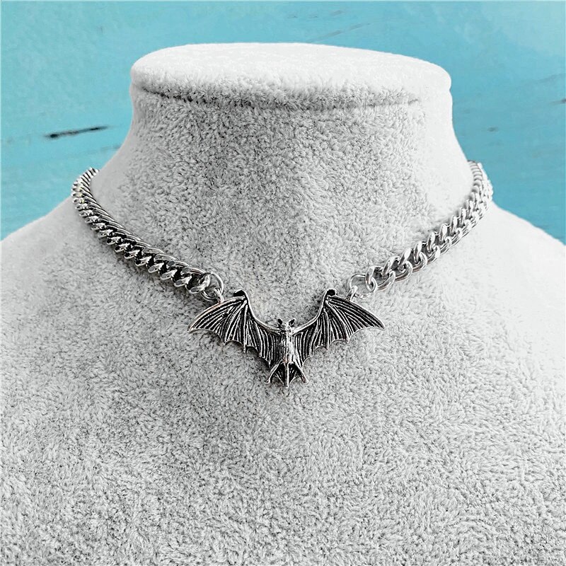 Fashion Retro Punk Gothic Bat Chain Necklace Animal Choking Halloween Gift Hip Hop Girl Jewelry Gift