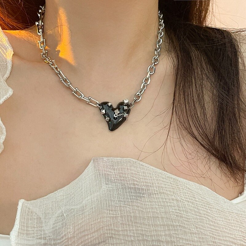 Dark Casual Metal Titanium Steel Heart Love U-shaped Square Collarbone Chain Chocker Clavicle Chain For Women Jewelry Gifts