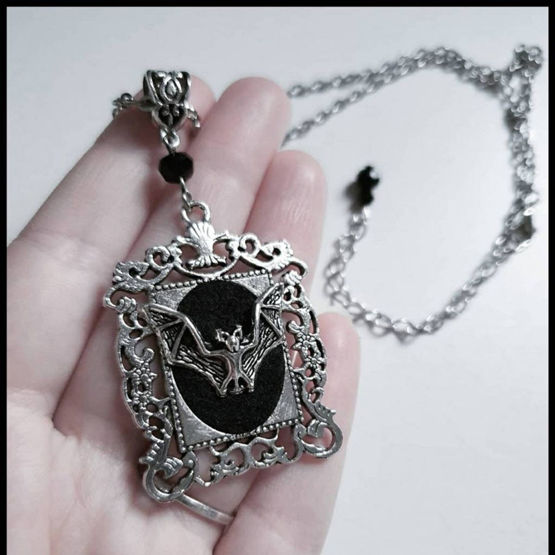 Gothic Vampire Bat Necklace With Border Bat Embossed Crystal Necklace Ladies Halloween Witch Necklace Gift For Bat Lovers