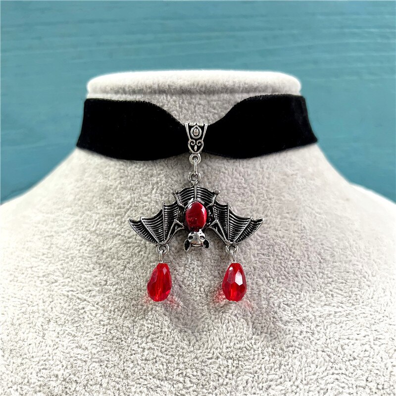 Fashion Retro Punk Gothic Bat Necklace Red Crystal Bead Pendant Women Animal Necklace Halloween Collar Hip Hop Girls Jewelry