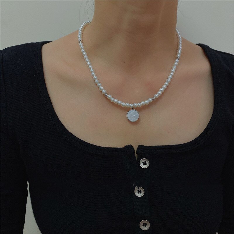 2021 Simple Fashion Imitaiton Pearl Beaded Shell Simple White Round Pendant Necklace For Women Jewelry Accessoreis