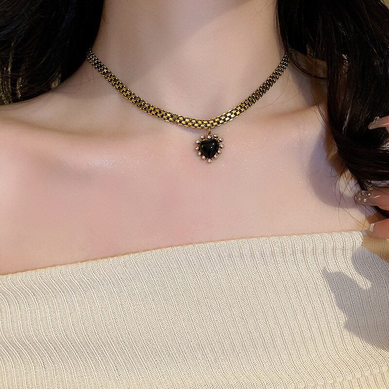 Kpop Black Heart Necklace French Metal Love Clavicle Chain Korean Simple Female Short Pendanklace Female Short Pendant For Women